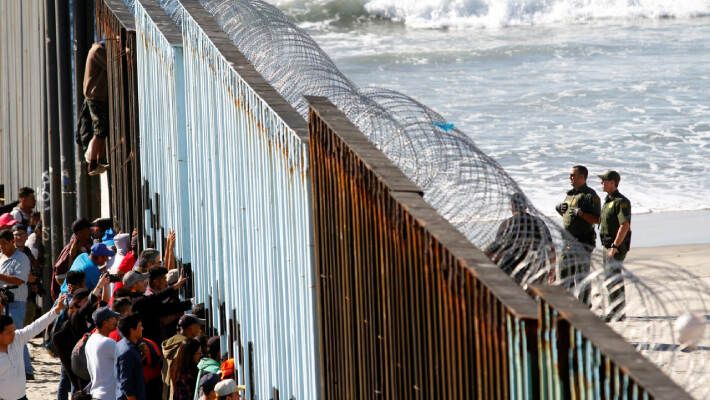 Задержанные в США узбекистанцы подали в суд на Байдена за дискриминацию