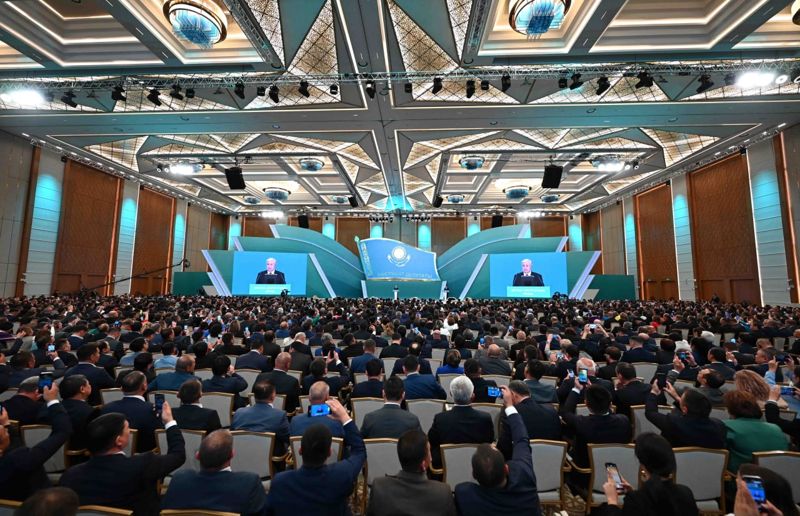 Формальный характер: Токаев раскритиковал отчёты депутатов маслихатов