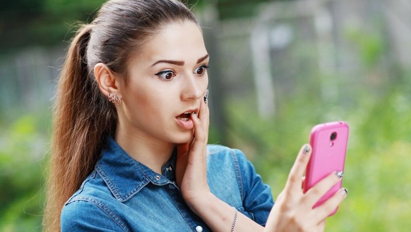 Поздравила с Пасхой: фото с мужскими гениталиями отправила в чат аким округа Алматинской области