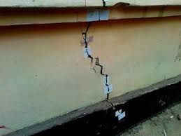 В Актобе строителей будут судить за некачественные дома