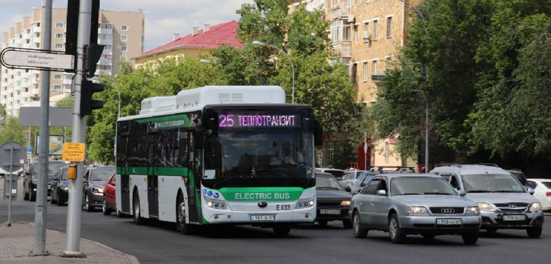 Очередное ДТП с автобусом произошло в Астане: пострадали два человека