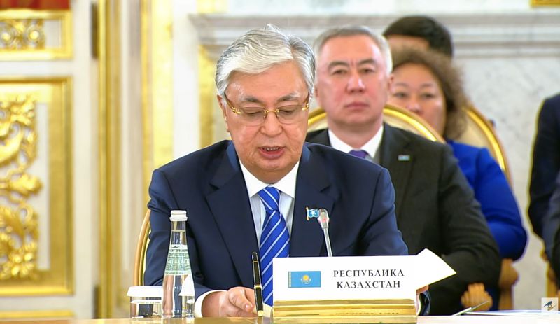 Безбарьерный рынок, высокий передел и внедрение ИИ: Токаев выступил на саммите ЕАЭС