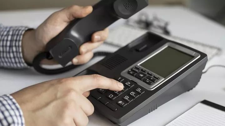 Микрофинансовым организациям разрешат звонить должникам в выходные и праздники