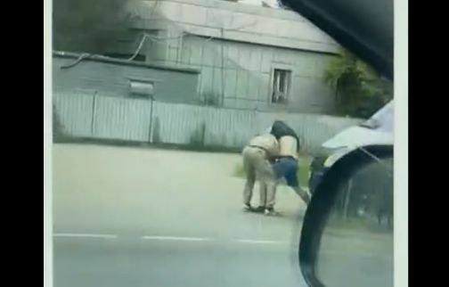 Два водителя на кулаках выясняли, чьи дороги в Астане: принять решение помог суд