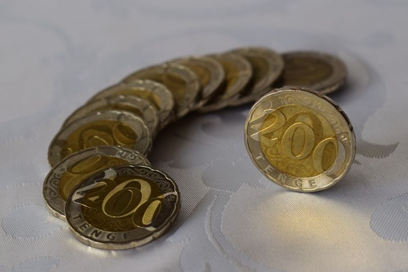 Сколько потратят на новые банкноты и монеты, если в Казахстане изменят герб