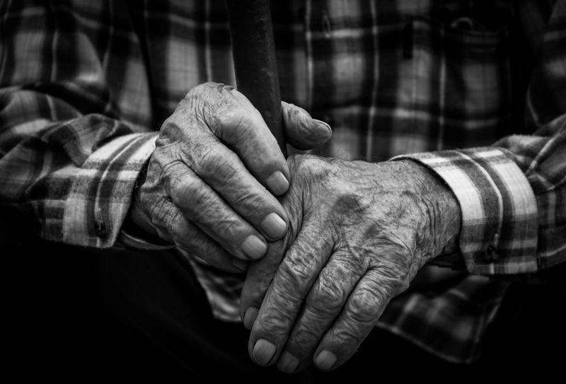 Петицию за достойные пенсии и пособия опубликовали на eOtinish