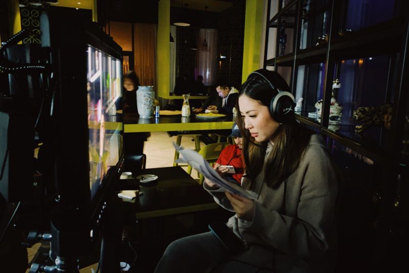 Продюсер сериала «5:32», попавшая в ДТП с автобусом в Алматы, вынуждена кормить ребёнка в ИВС