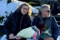 Леонид Агутин посетил могилу Батырхана Шукенова в Алматы