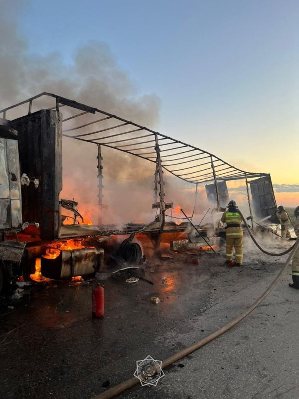 В Актюбинской области сгорел грузовик с медикаментами