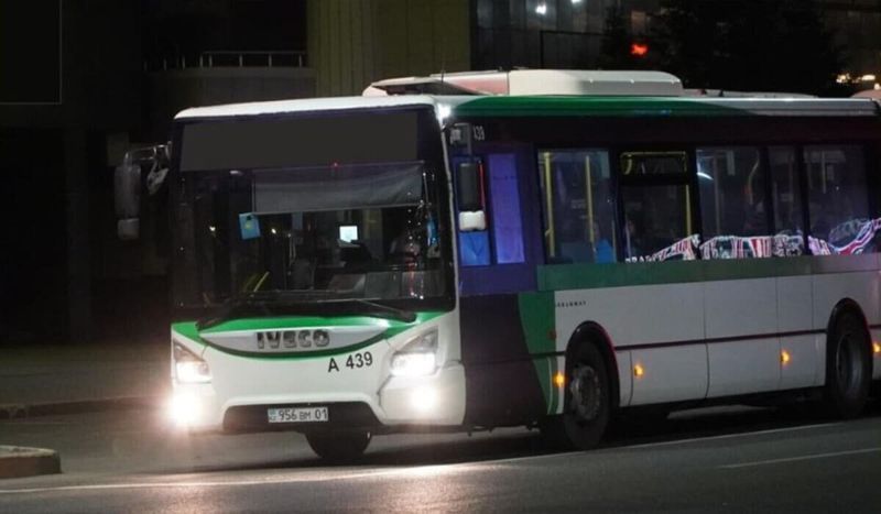 На маршруте Актау – Жанаозен запустили автобусы с системой контроля ПДД