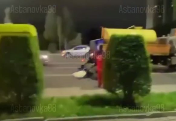 Водитель мопеда погиб в ДТП с КамАЗом в Астане