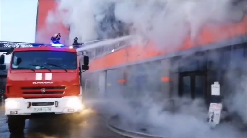 Пожар на крупнейшем рынке Семея потушили