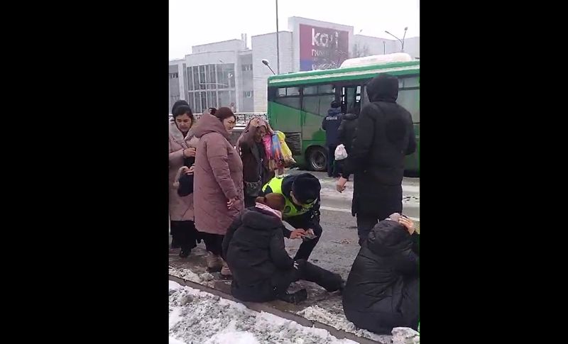 Массовое ДТП в Алматы: столкнулись три автобуса, есть пострадавшие