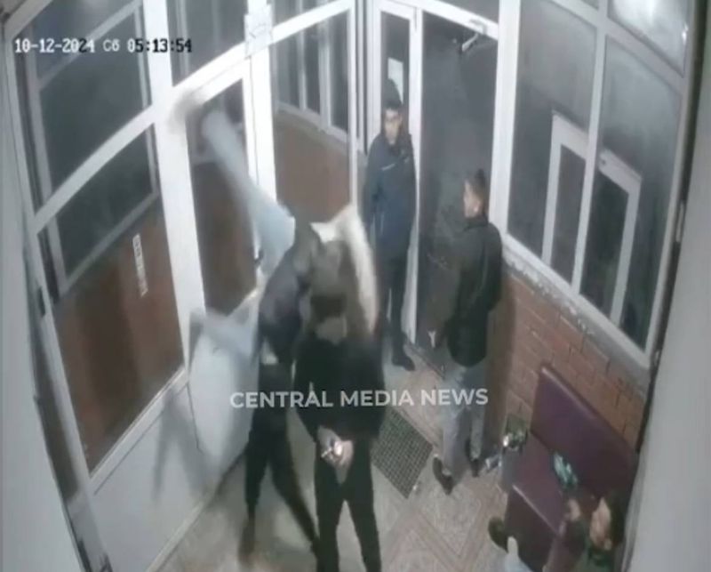 Убийство в ночном клубе Лисаковска: мужчина умер после броска прогибом