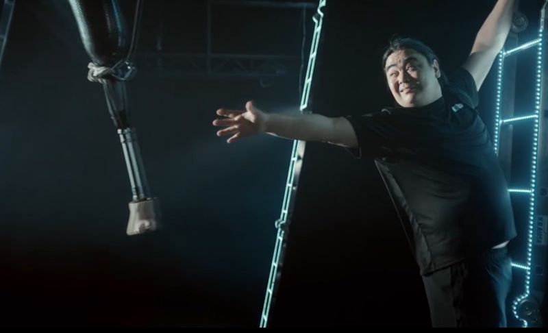  Абсурдно и неэтично: казахстанцев возмутило шоу с протезом в качестве приза