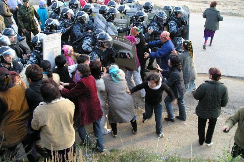 Сожжение полицейского и политические заключённые: Шанырак спустя 18 лет после трагедии