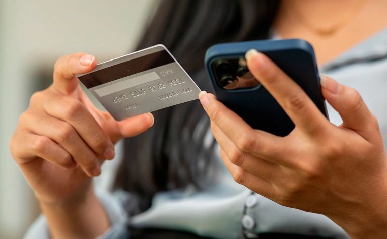 Антифрод заблокировал 30 млн: казахстанцам не дали перевести деньги мошенникам