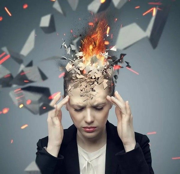 Праздничная суета: алматинцы жалуются на скопление людей, стихийных торговцев и заторы