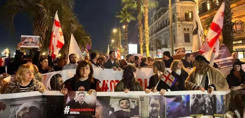 Освободить третьего президента Грузии Саакашвили требовали митингующие в Батуми