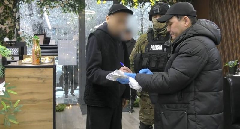 Повара подозревают в продаже гашиша в одном из кафе Алматы
