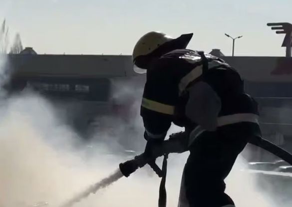 Два человека пострадали во время крупного пожара в Алматы