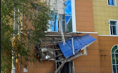 В Караганде частично обрушилось здание: эвакуированы 15 рабочих