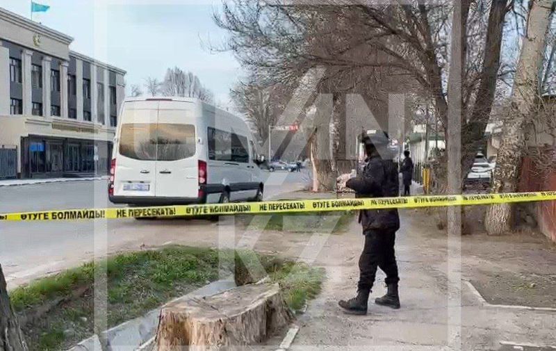 Бомба в здании: городскую и областную прокуратуры "заминировал" неизвестный в Таразе