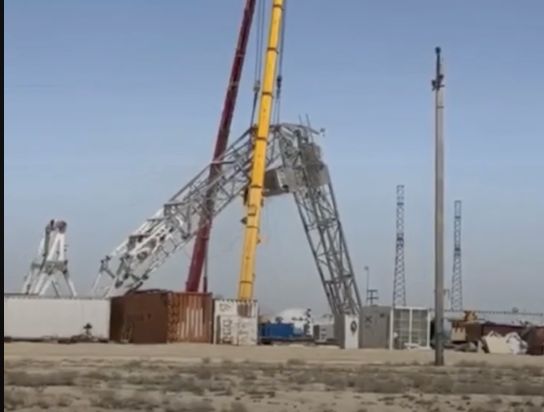 Буравая вышка упала в Мангистауской области