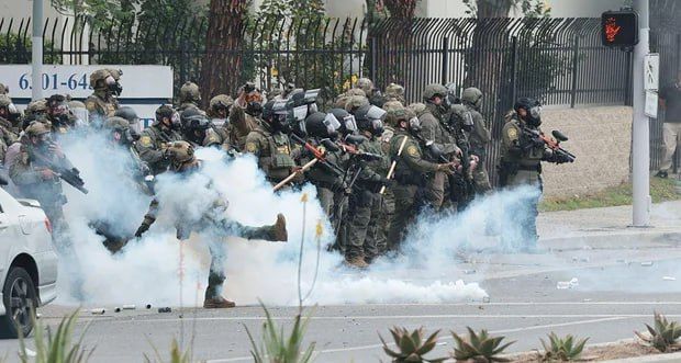 Массовые протесты из-за депортации мигрантов вспыхнули в США