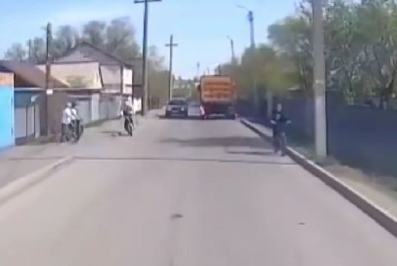 Девятилетнюю девочку сбила легковушка в Караганде