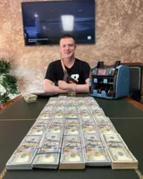 В Казахстане объявили в международный розыск блогера Mellstroy