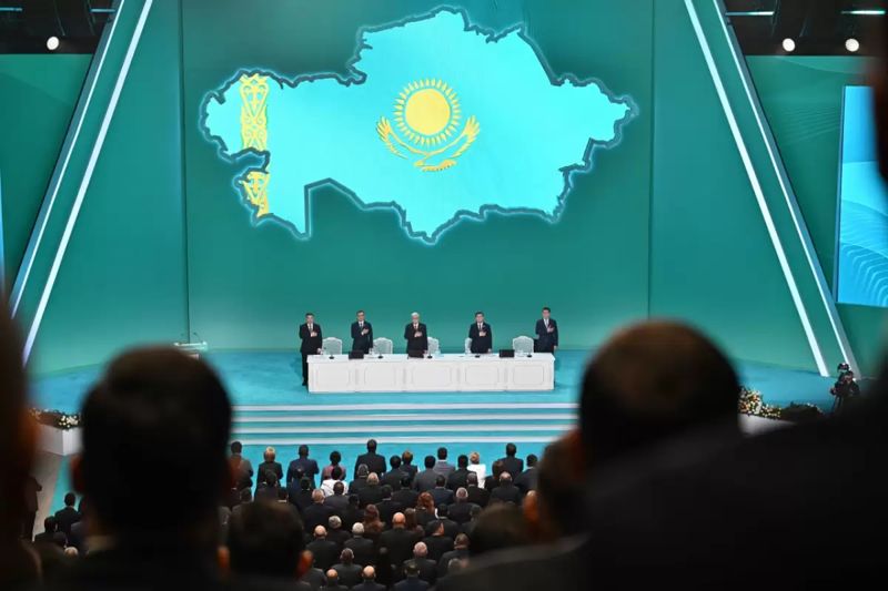 Токаев поручил пересмотреть систему выборов районных акимов