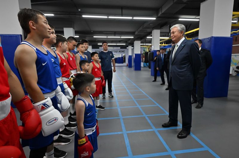 Токаев рассказал юным спортсменам, как достичь победы