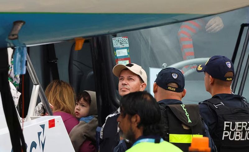 Власти США депортировали часть казахстанских нелегалов в Коста-Рику