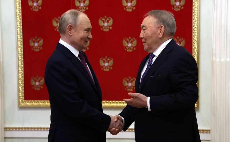 Назарбаев встретился с Путиным в Москве: как это оценили в Казахстане?