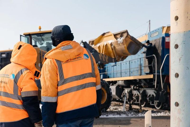 Задержка несколько пассажирских поездов ожидается после аварии на железнодорожном переезде