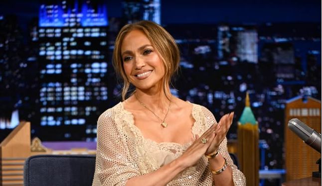 "Он меня щекотал": Джей Ло рассказала, что с ней случилось в Алматы