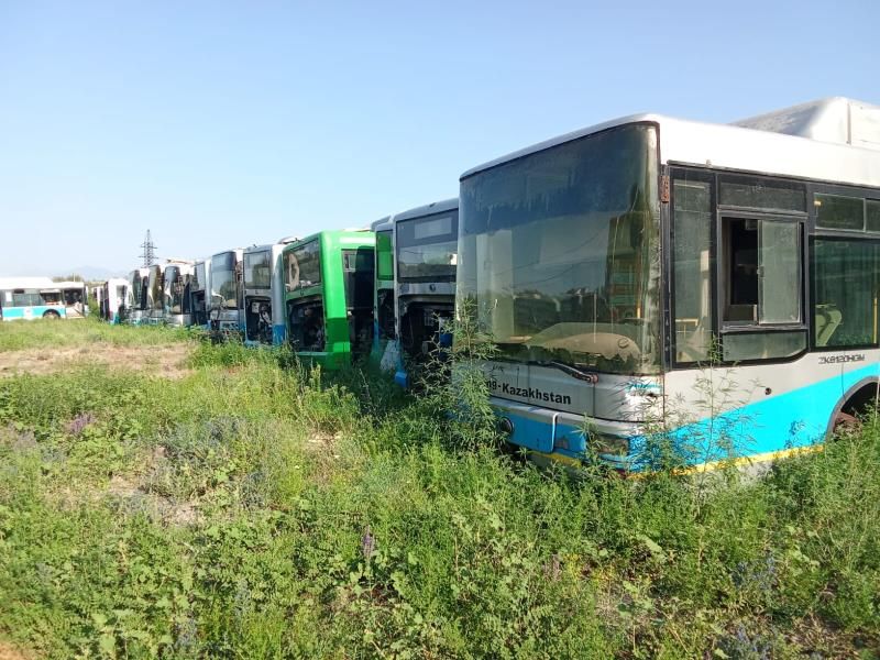 В Алматы ищут покупателя для 166 старых автобусов за 37 млн тенге