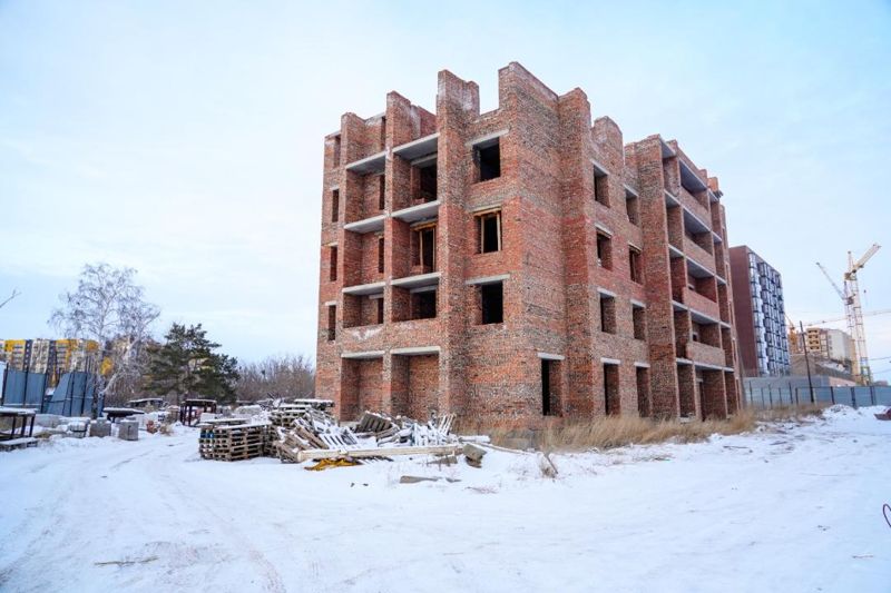 В Астане сносят жилой комплекс в районе Нура