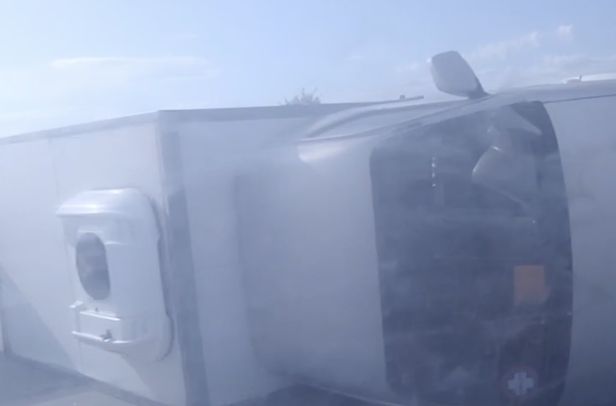 Жуткая авария на трассе Алматы-Усть-Каменогорск: столкнулись три машины, два человека пострадали