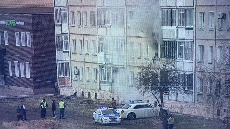 Троих детей спасли от пожара через балкон в Акмолинской области