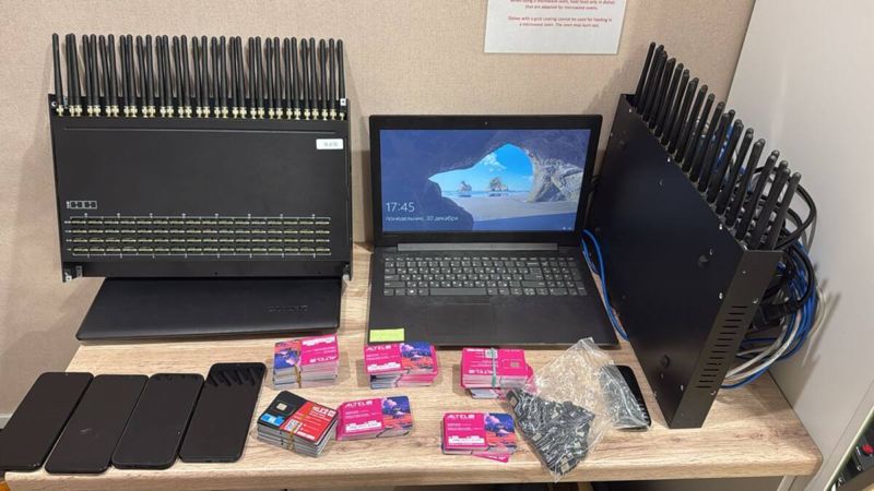 190 sim-карт и sim-box: в Алматы задержали телефонных мошенников