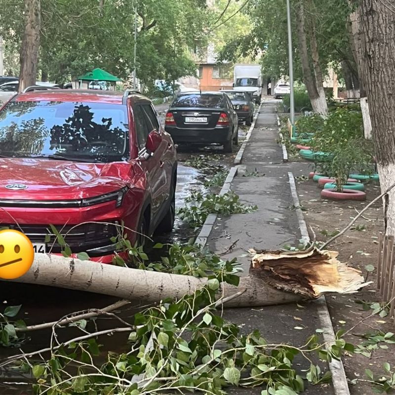 В Аксу семье погибшей женщины после урагана оплатят кредиты и выплатят компенсации