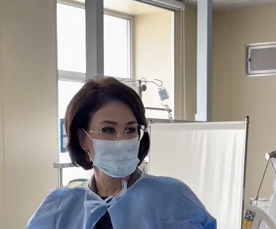 Глава Минздрава навестила детей, пострадавших в ДТП