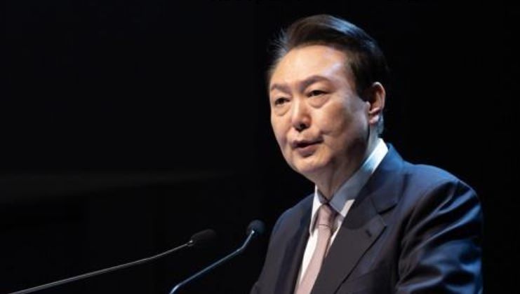 В Сеуле выдали ордер на арест президента