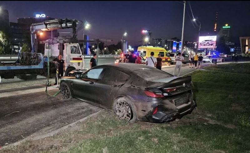 В Алматы произошло ДТП с участием спорткара BMW M8