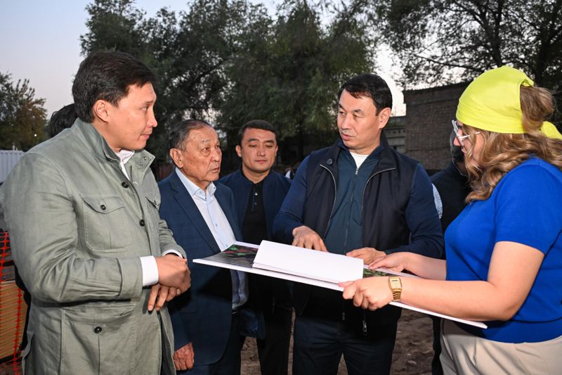 Аким Алматы проверил ход реконструкции мемориального комплекса Райымбек батыра