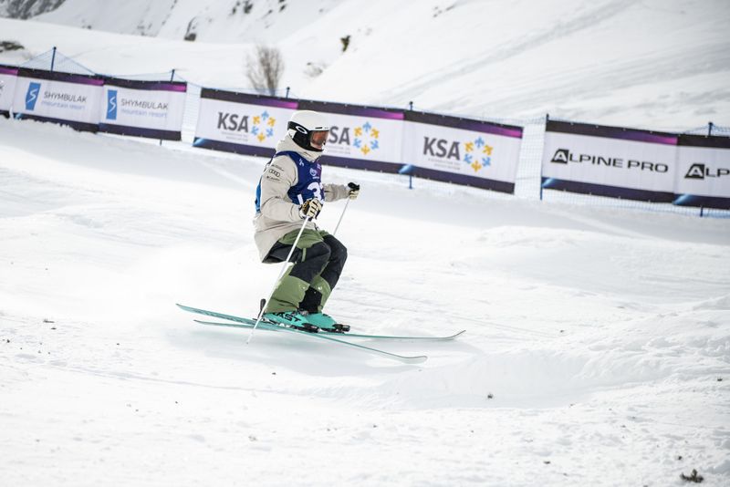 Казахстанка взяла "бронзу" на этапе Кубка мира по параллельному могулу в Казахстане