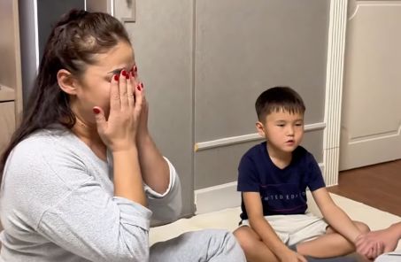 Экс-супруга Турсынбека Кабатова растрогала Казнет грустным видео о семье