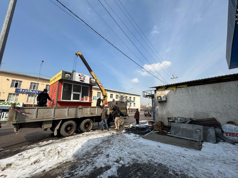 В Алматы идёт тотальная зачистка нелегальной уличной торговли